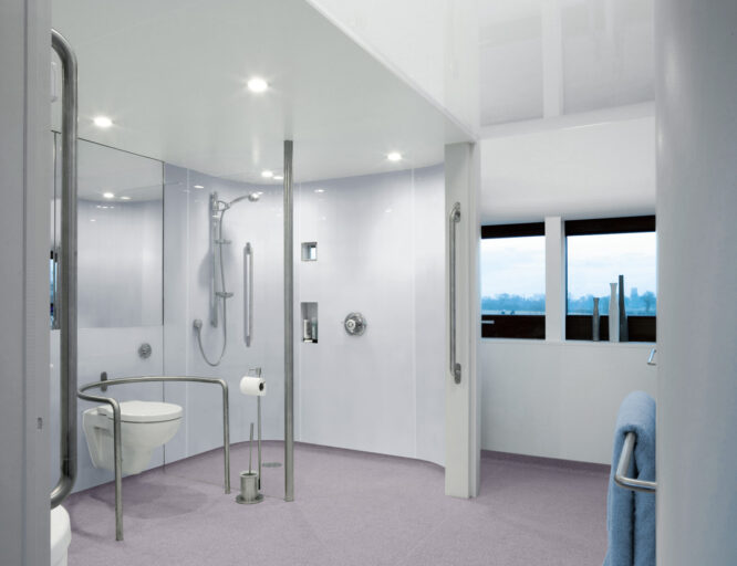 Adapted bathroom Altro Pisces - Londonclad